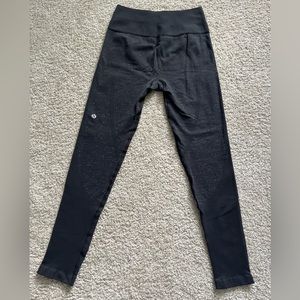 Lululemon free to flow fleck size 6 black